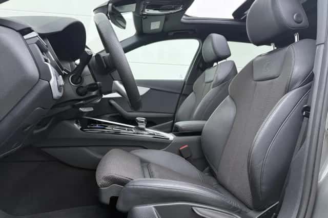 Audi A4 (2024) thumbnail 4
