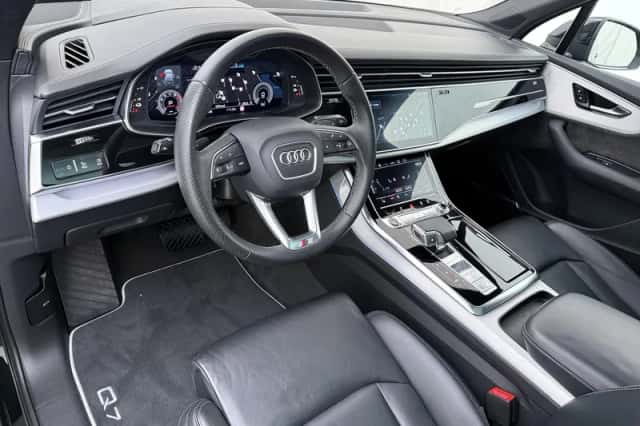 Audi Q7 (2022) thumbnail 3