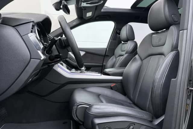 Audi Q7 (2022) thumbnail 4