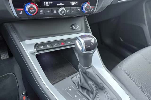 Audi Q3 (2021) thumbnail 12