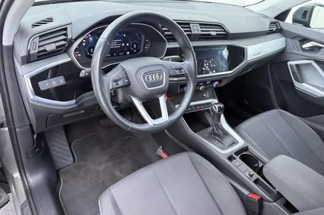 Audi Q3 (2021) thumbnail 3
