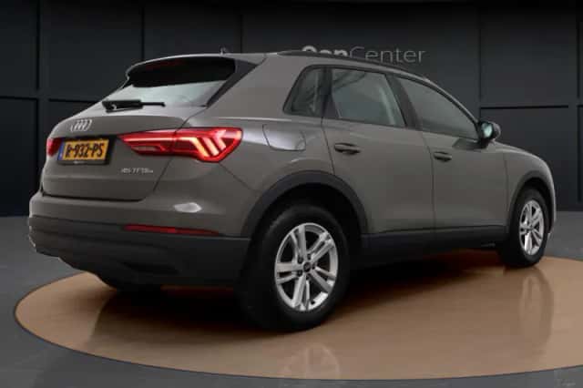 Audi Q3 (2021) thumbnail 6