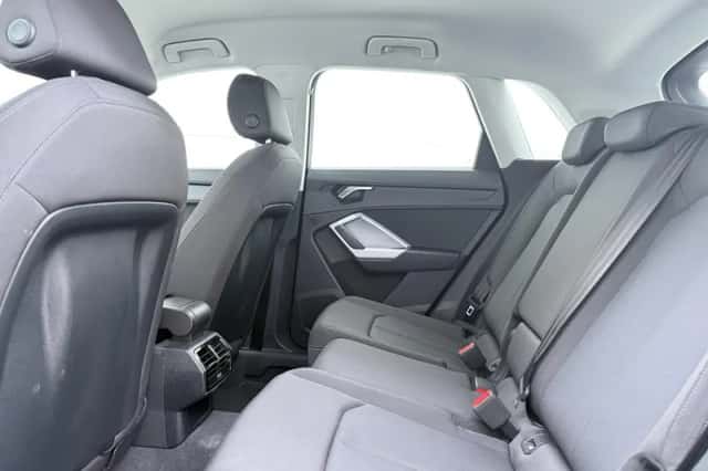 Audi Q3 (2021) thumbnail 7