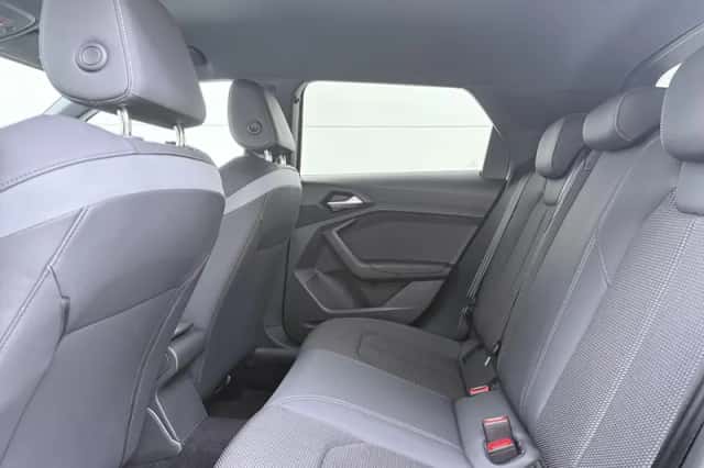Audi A1 (2023) thumbnail 7