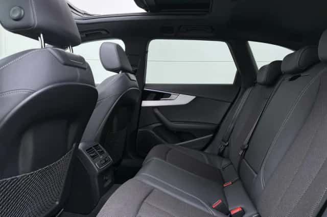 Audi A4 (2024) thumbnail 13