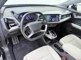 Audi Q4 e-tron (2022) thumbnail 3