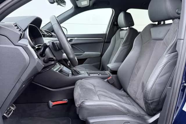 Audi Q3 (2022) thumbnail 4