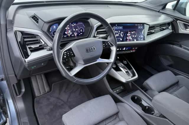 Audi Q4 e-tron (2023) thumbnail 4