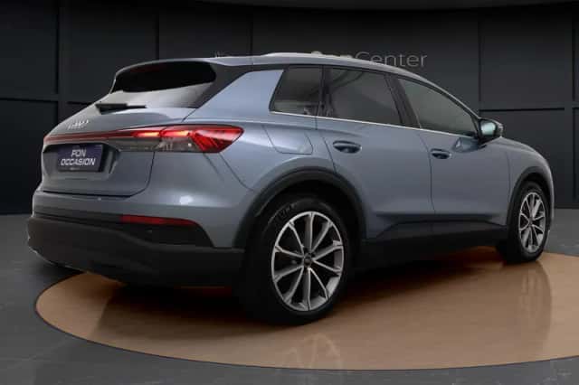 Audi Q4 e-tron (2023) thumbnail 5