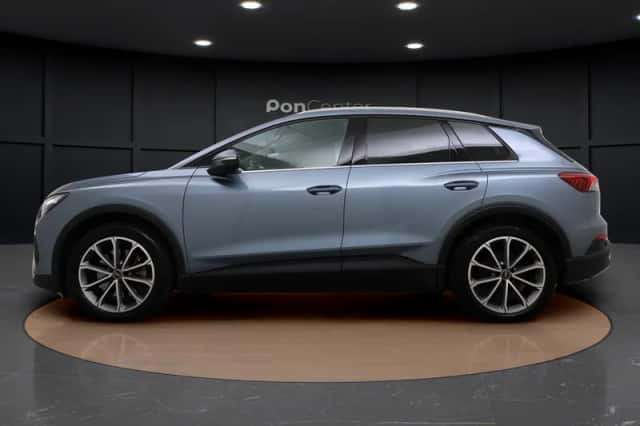 Audi Q4 e-tron (2023) thumbnail 6