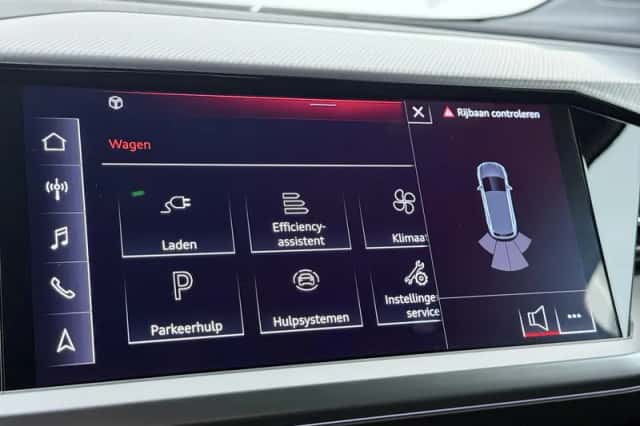 Audi Q4 e-tron (2023) thumbnail 10