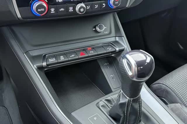 Audi Q3 (2022) thumbnail 13