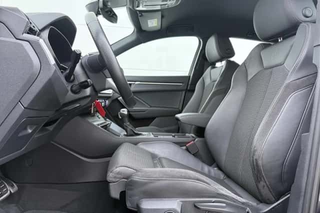 Audi Q3 (2022) thumbnail 4