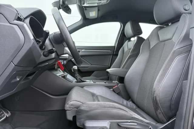 Audi Q3 (2022) thumbnail 5