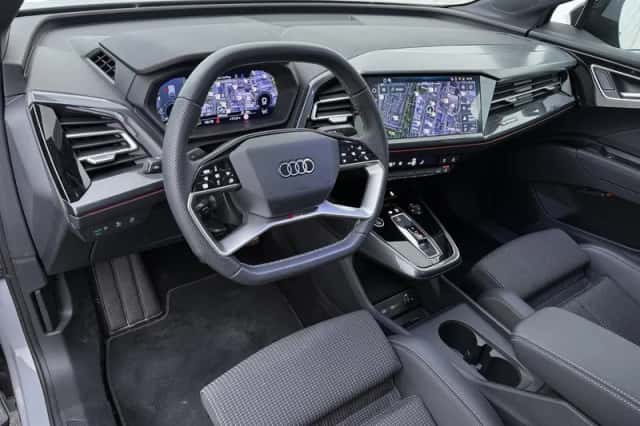 Audi Q4 e-tron (2025) thumbnail 3