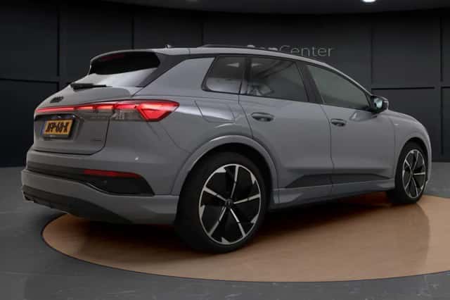 Audi Q4 e-tron (2025) thumbnail 5