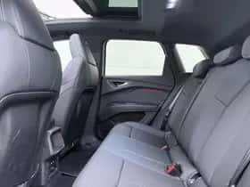 Audi Q4 e-tron (2025) thumbnail 7