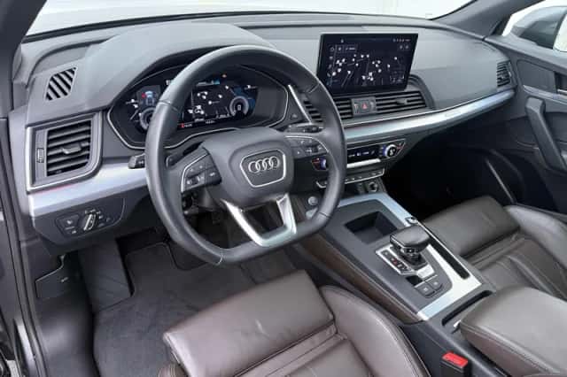 Audi Q5 (2023) thumbnail 3