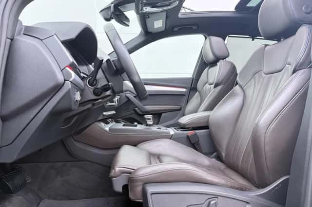 Audi Q5 (2023) thumbnail 4