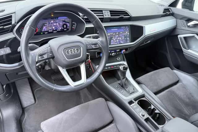 Audi Q3 (2019) thumbnail 3
