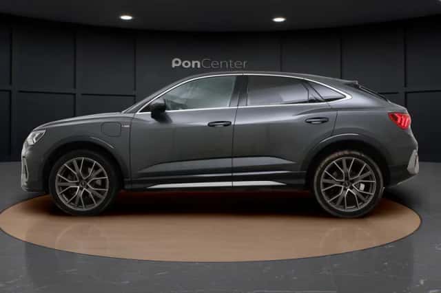 Audi Q3 (2022) thumbnail 6