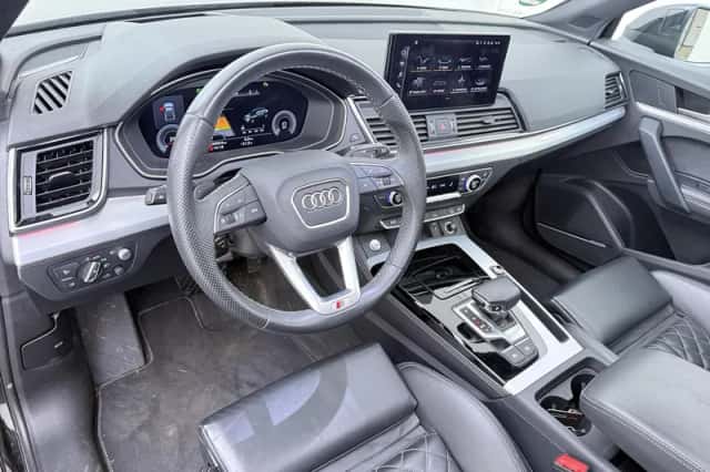 Audi Q5 (2023) thumbnail 3