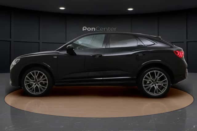 Audi Q3 (2023) thumbnail 5