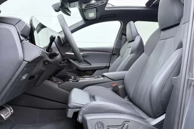 Audi Q6 e-tron (2025) thumbnail 4