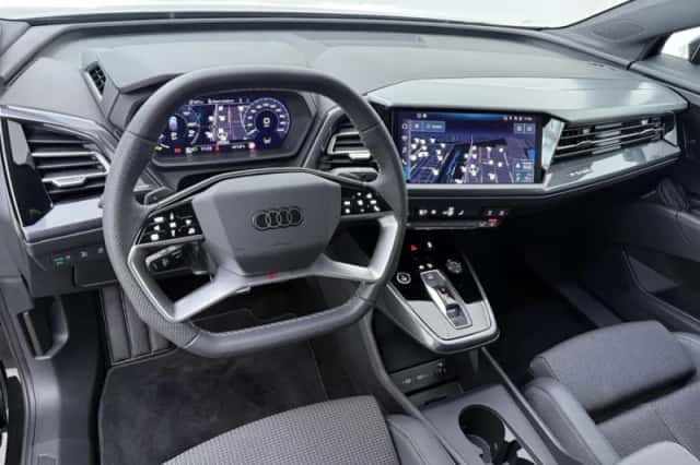 Audi Q4 e-tron (2025) thumbnail 4