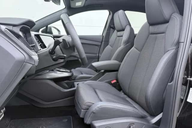 Audi Q4 (2025) thumbnail 5