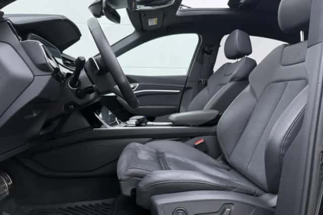 Audi Q8 (2023) thumbnail 5