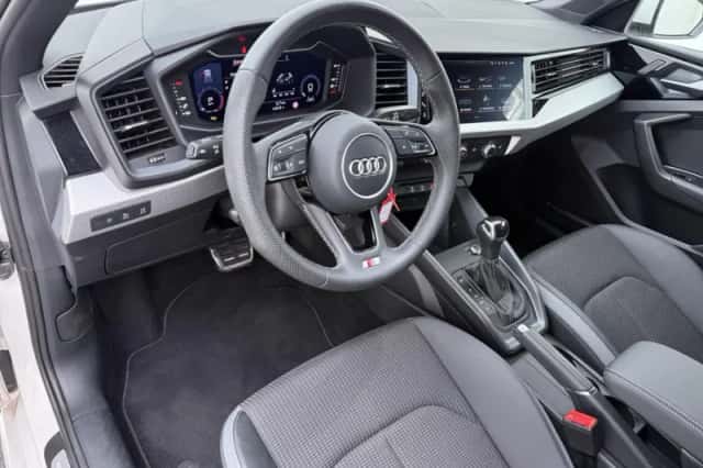 Audi A1 (2025) thumbnail 4