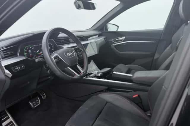 Audi Q8 (2024) thumbnail 4