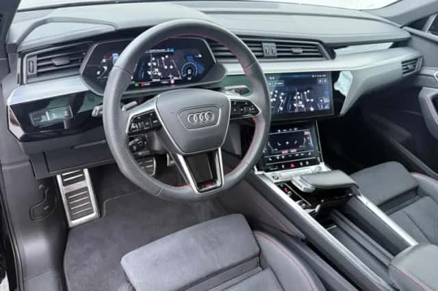 Audi Q8 (2024) thumbnail 4