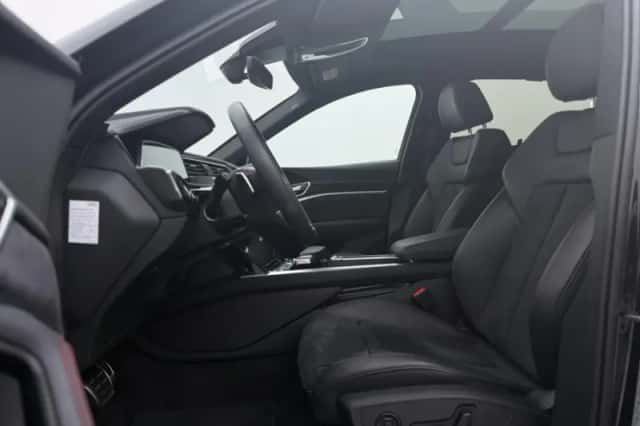 Audi Q8 (2024) thumbnail 5