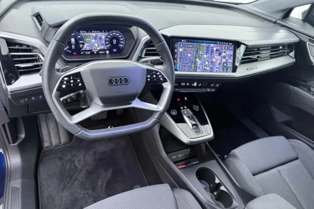 Audi Q4 e-tron (2024) thumbnail 4
