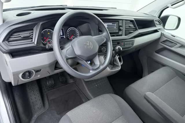 Volkswagen Transporter (2021) thumbnail 4