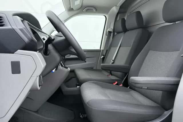 Volkswagen Transporter (2021) thumbnail 5