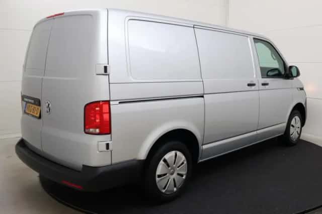 Volkswagen Transporter (2021) thumbnail 6