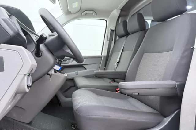 Volkswagen Transporter (2021) thumbnail 5