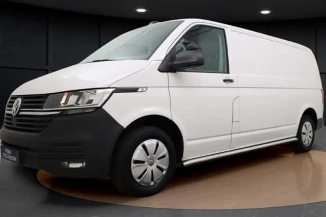 Volkswagen Transporter (2024) thumbnail 2