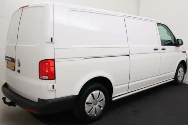 Volkswagen Transporter (2024) thumbnail 6