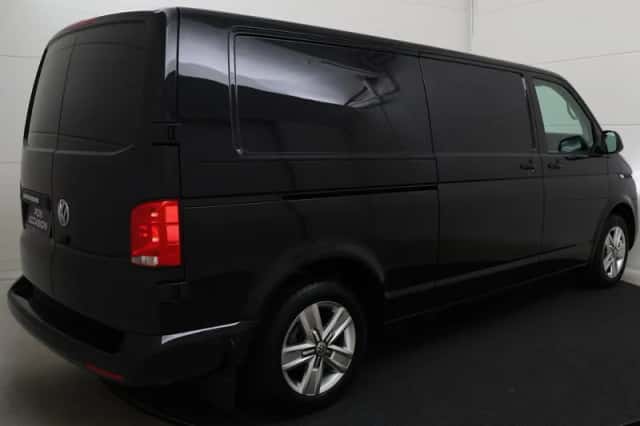 Volkswagen Transporter (2024) thumbnail 5