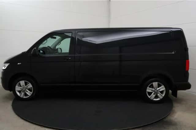 Volkswagen Transporter (2024) thumbnail 6