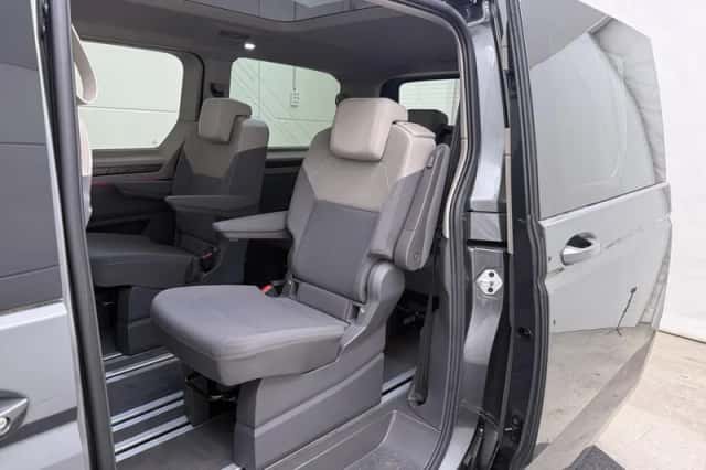 Volkswagen Multivan (2023) thumbnail 7