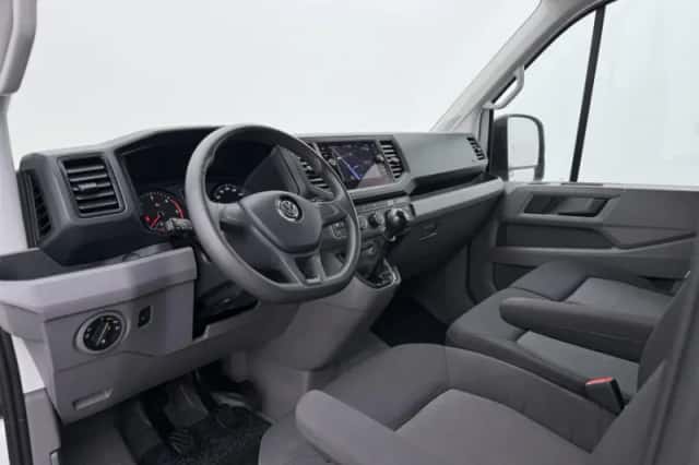 Volkswagen Crafter (2024) thumbnail 3