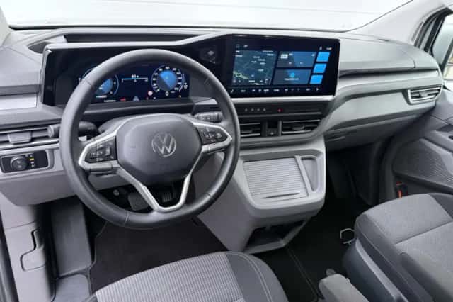 Volkswagen Transporter (2024) thumbnail 4