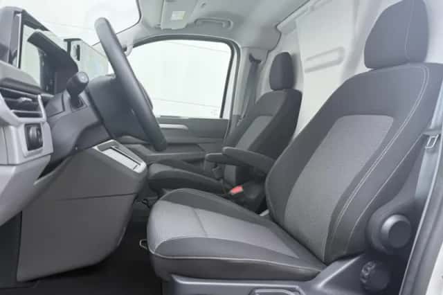 Volkswagen Transporter (2024) thumbnail 5