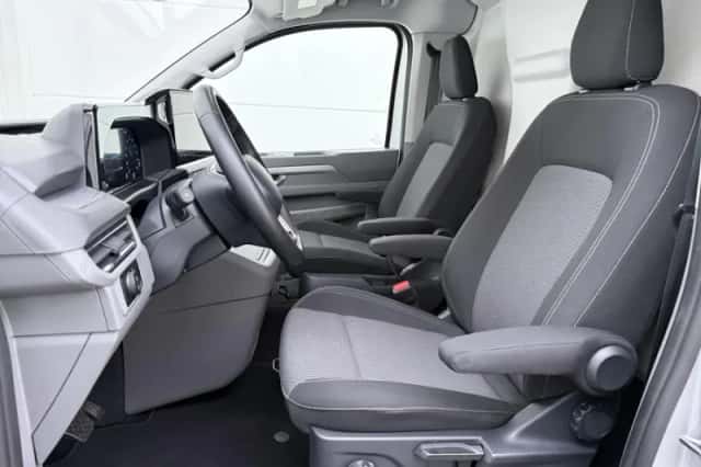 Volkswagen Transporter (2024) thumbnail 5
