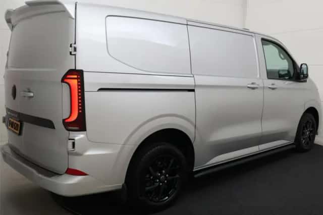 Volkswagen Transporter (2024) thumbnail 6
